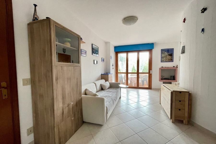 Ref. 630-2025- S
Prostředí: Bezvadný dvoupokojový byt s bazé