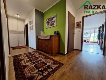 Exklusivně Vám nabízíme k prodeji světlý, moderní byt v osob