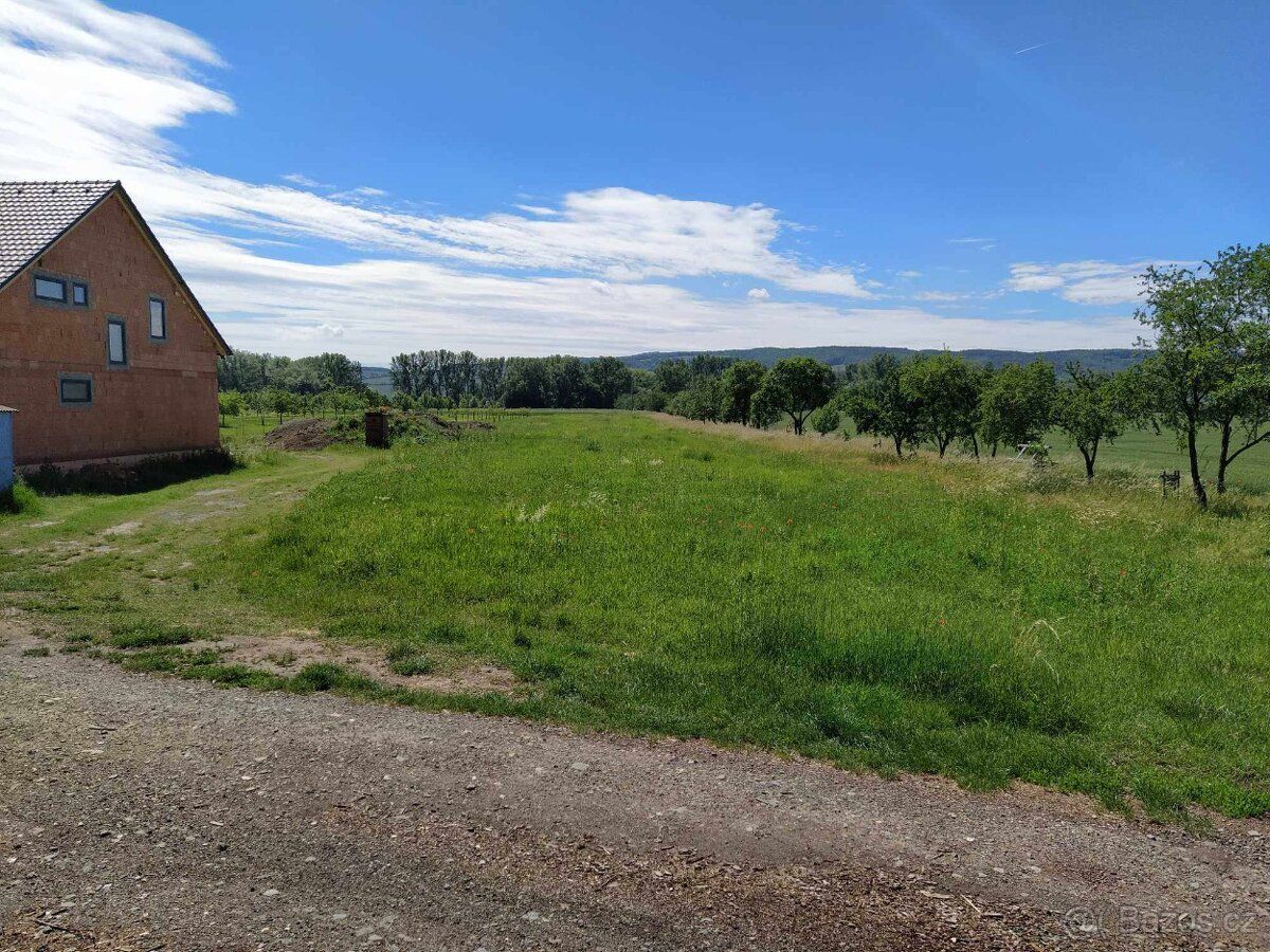 Nabízíme k prodeji krásný stavební pozemek v obci Tasov, okr