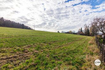 Nabízíme k prodeji atraktivní pozemek o rozloze 1044 m² ve v