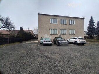 Pronájem obchodního prostoru / kanceláří 80 m² – Pražská tří