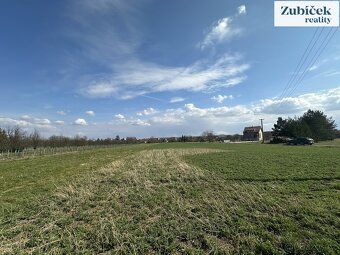 Nabízíme k prodeji stavební pozemek o výměře 1 183 m² v Kuno