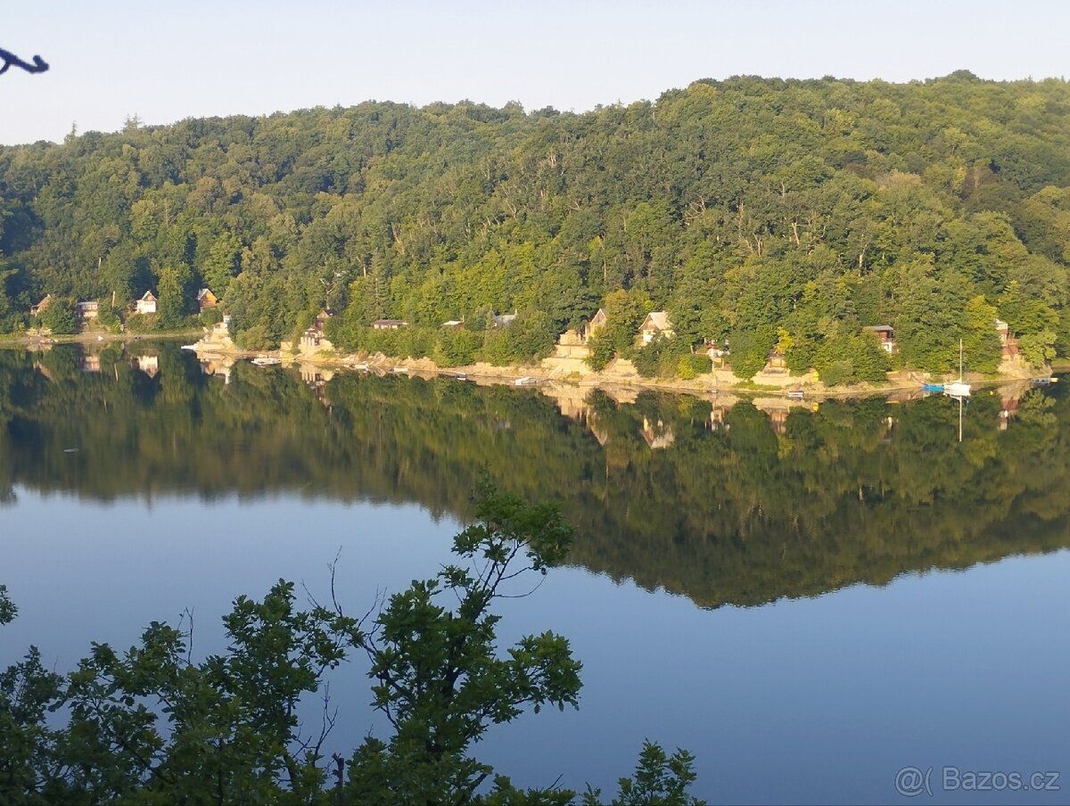 Pozemek ve středočeském, Královéhradeckém, Pardubickém kraji