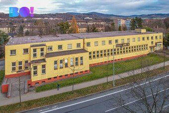 Nabízíme Vám k pronájmu nadstandardně prostorný byt o dispoz
