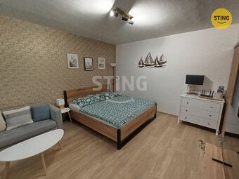 Nabízíme k pronájmu zrekonstruovaný a moderně vybavený byt o