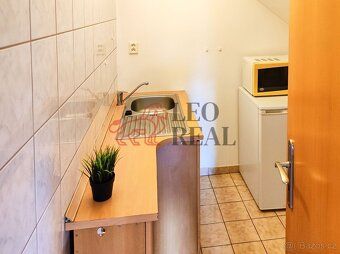 (N411) Nabízíme k pronájmu komerční prostor 42 m² v atraktiv
