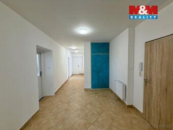 Nabízíme k pronájmu nově zrekonstruovaný byt 4+1 o velikosti
