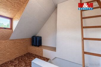 Nabízíme k prodeji prostorný samostatný rodinný dům v Rozsed
