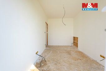 Nabízíme k prodeji novostavbu rodinného domu o dispozici 4+k