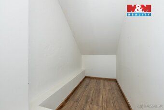 Prodej rodinného domu 4+kk, 127 m², Louny – garáž, dvougener