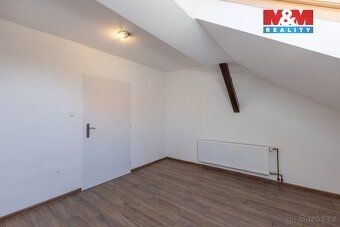 Prodej rodinného domu 4+kk, 127 m², Louny – garáž, dvougener