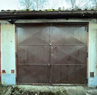 Pronájem garáže s elektrikou rozměr 2,80cm x6,30cm Karlovy V