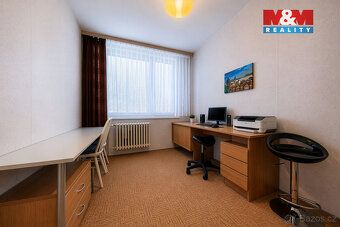 Nabízíme Vám velkorysý byt 4+1/L o užitné ploše 84 m² v oblí