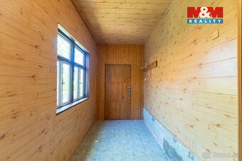 Nabízíme Vám ke koupi chalupu v obci Chobyně, ležící v maleb
