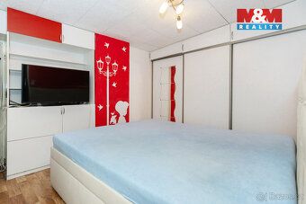Nabízíme k prodeji prostorný rodinný dům v klidné části obce
