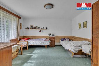 Nabízíme k prodeji samostatně stojící rodinný dům v klidné č