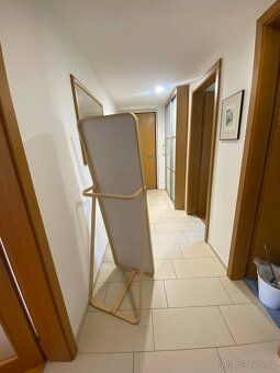 🏡 Pronájem bytu 4+kk, 110 m² s terasou – Linhartova, Praha 5