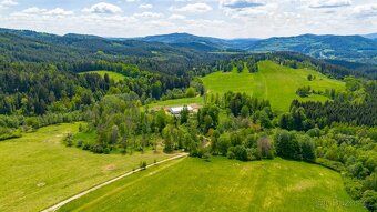 Nabízíme k prodeji pozemek o celkové výměře 18 124 m² nacház