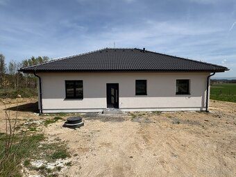 Nabízíme k prodeji zkolaudovaný, moderní a energeticky úspor