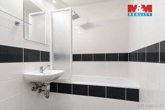 Pronájem světlého bytu 2+1 o ploše 57 m² v 5. patře panelové