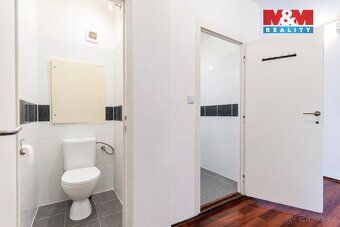 Pronájem světlého bytu 2+1 o ploše 57 m² v 5. patře panelové
