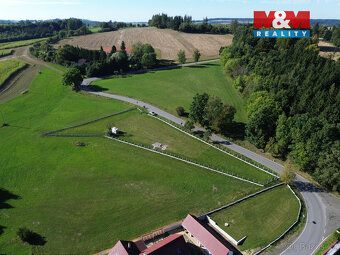 Prodej malé zahradní chatky na velkém, jižně orientovaném po
