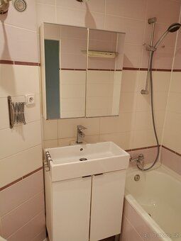 Pronajmu zařízený byt 1+kk 34m2 2.patro Praha Stodůlky. Náje
