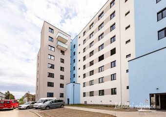 Nabízíme k dlouhodobému podnájmu světlý byt 2+kk o výměře 42
