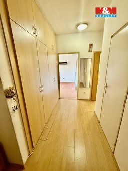 Nabízíme k prodeji družstevní byt 2+1 v Ostravě - Porubě na 