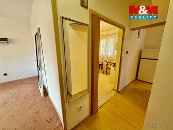 Nabízíme k prodeji družstevní byt 2+1 v Ostravě - Porubě na 