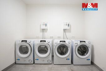 Nabízíme ke koupi útulný ateliér 1+kk o velikosti 25,1 m², i