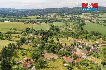 Nabízíme k prodeji pozemek o rozloze 1133 m², určený k bydle