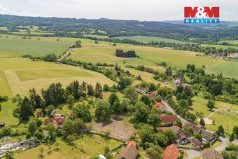 Nabízíme k prodeji pozemek o rozloze 808 m², určený k bydlen