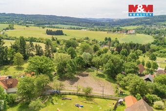 Nabízíme k prodeji pozemek o rozloze 808 m², určený k bydlen