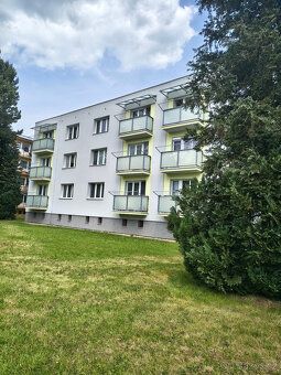 Nabízíme k pronájmu zděný byt o dispozici 3+1 a celkové ploš