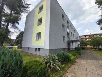 Nabízíme k pronájmu zděný byt o dispozici 3+1 a celkové ploš