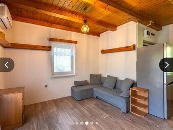 Nabízíme k prodeji útulnou chatu v malebné obci Chotýšany (o