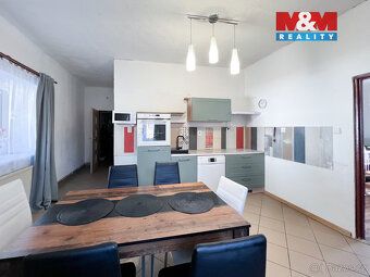 Nově nabízíme rodinný dům ve Vimperku o dispozici 3+1 a podl