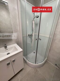 Ev.č. 0000099-1 Prostorná a slunná bytová jednotka 1+1 je si