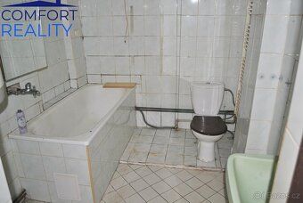 Nabízíme k prodeji částečně podsklepený rodinný dům v obci S