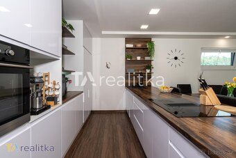 Moderní rodinný dům 5+kk s velkou zahradou v Dětmarovicích
H