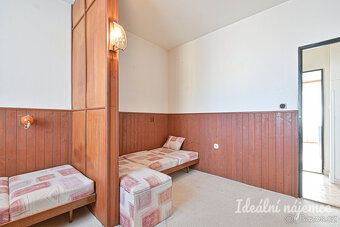 K dlouhodobému podnájmu nabízíme byt o dispozici 2+1 v klidn