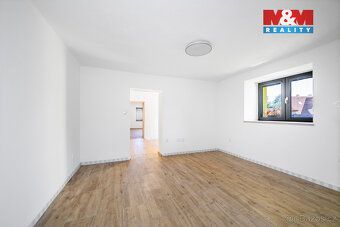 Nabízíme k prodeji rodinný dům o dispozici 3+1 a užitné ploš