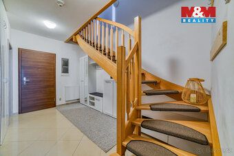 Nabízíme k prodeji prostorný byt 5+kk o užitné ploše 117 m²,