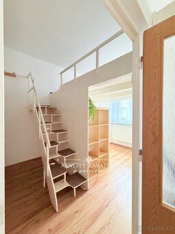 Ev.č. 01172 Prodej atypického bytu 2+1, 64 m², zahrada, Pard