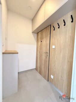 Pronájem 1KK se zahrádkou 68 m² a parkovacím místemPronájem 
