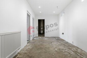 Nabízíme k prodeji prostorný dům o užitné ploše 282 m² v kli