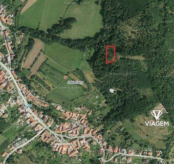 Pozemek 2 547 m² pod Malým Chlumem – jedinečné místo pro odp