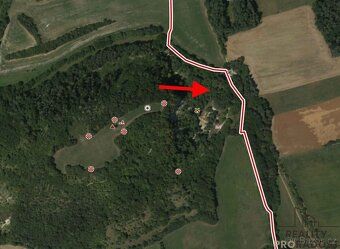 Pozemek 2 547 m² pod Malým Chlumem – jedinečné místo pro odp