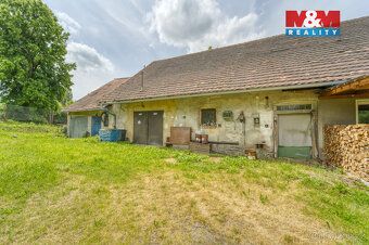 Hledáte dům s velkým pozemkem a potenciálem vytvořit si bydl